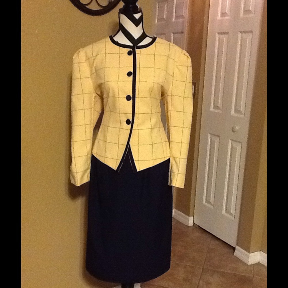 GORGEOUS SUIT JACKET🌻🌻🌻🌻🌻